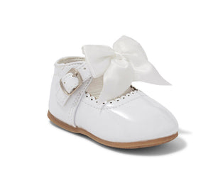 GIRLS WHITE PATENT MARY JANE BOW SHOES1